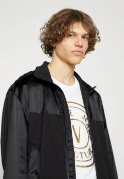 Versace Jeans Couture CRINKLE - Korte Jassen -Herenkleding Verkoopwinkel 0346c7900dcb4bf2951b8043eace1a9c