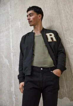 WEEKDAY FRIDAY - Slim Fit Jeans -Herenkleding Verkoopwinkel 27ead26d5ee04c7d8aef887302d6f12e