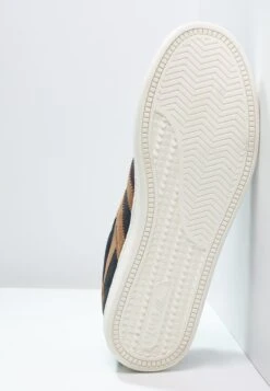 Gola EQUIPE - Sneakers Laag -Herenkleding Verkoopwinkel 57b3614db3214ecba4095f874f21f33b