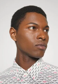 Hugo ELISHA - Overhemd 10 Hugo ELISHA - Overhemd -Herenkleding Verkoopwinkel 8769cf731cd742ea9bf134ca552891f3