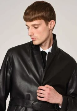 Halflange Jas -Herenkleding Verkoopwinkel 961962a4b5d44e91a0f1123b0c8593c7