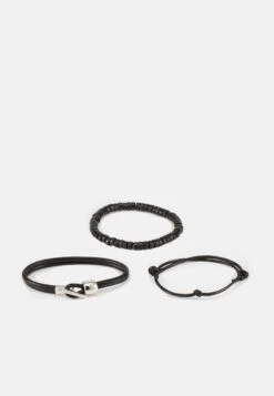 Pier One SET - Horloge -Herenkleding Verkoopwinkel b0f469a7519f433387fdcd22fdfd31fe