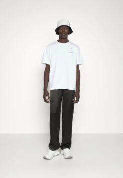 FRAME LOGO GRAPHIC - T-shirt Basic 8 FRAME LOGO GRAPHIC - T-shirt Basic -Herenkleding Verkoopwinkel c1cbfa47dc754ab3928a1a67974a39e1