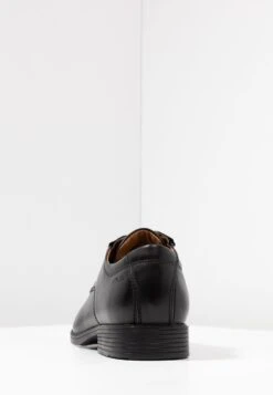 Clarks TILDEN - Veterschoenen -Herenkleding Verkoopwinkel e4c8370bc8ca4f369517af7d26e5ab9a